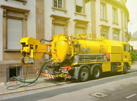 Le camion d'hydrocurage, un &eacute;quipement cl&eacute; pour vos canalisations